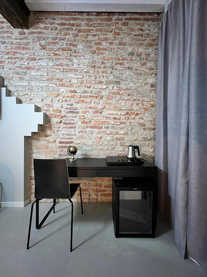 V&B Suites And Apartments Pavia Luaran gambar